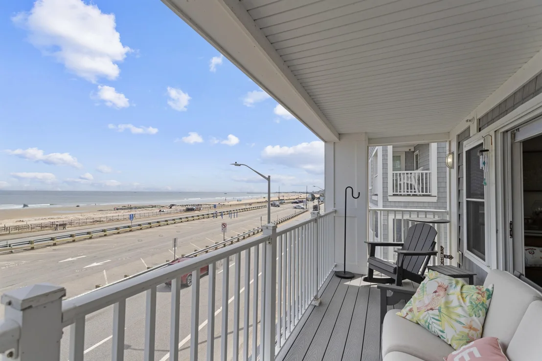 Photo of Unit 3 at 377 Ocean
