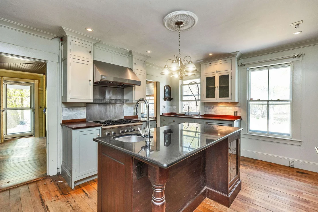 Photo of 24 Maple