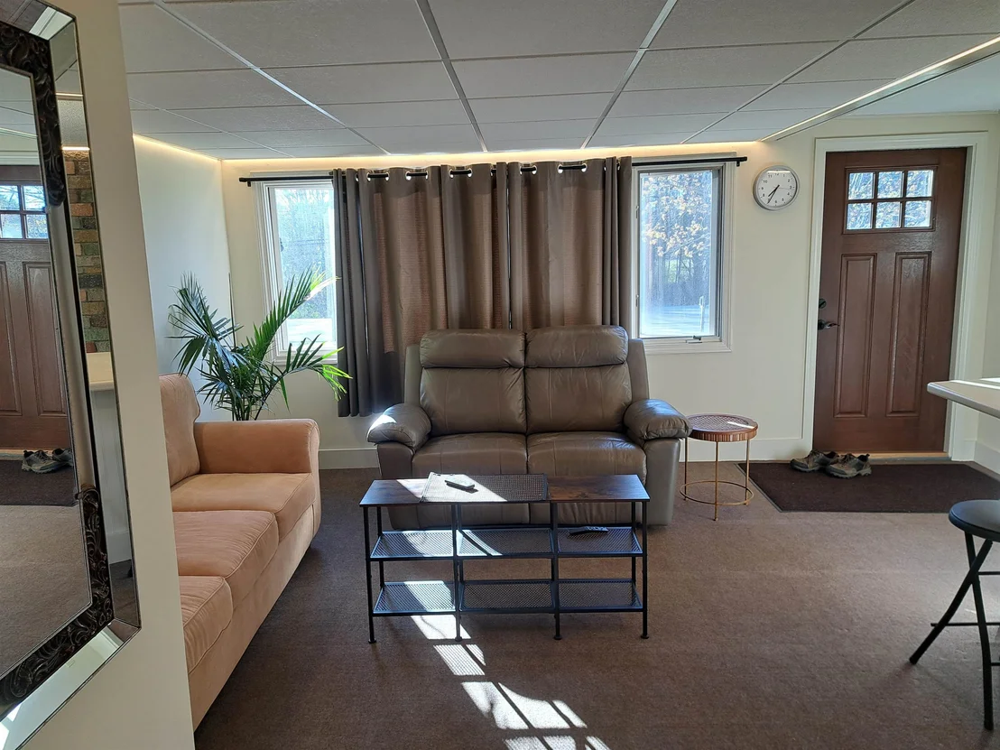 Photo of 654 Daniel Webster