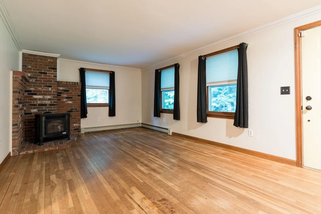 Photo of 70 Old Jaffrey