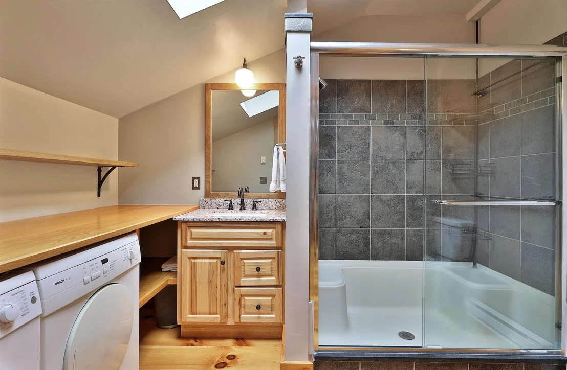 Photo of 426 Roaring Brook