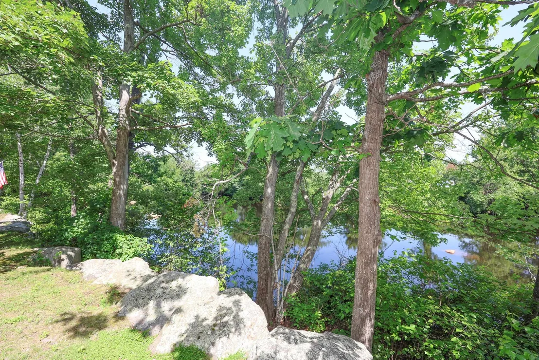 Photo of Unit 373 at 1465 Hooksett