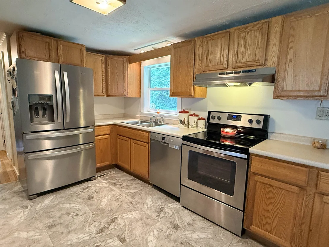 Photo of 759 Pond