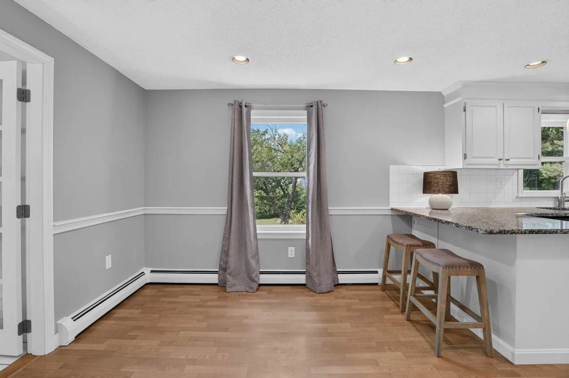 Photo of 2 Queensway