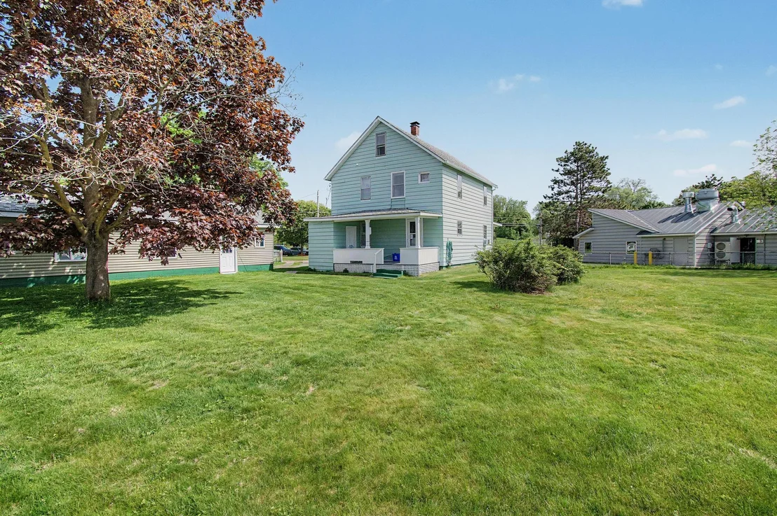 Photo of 64 Pine