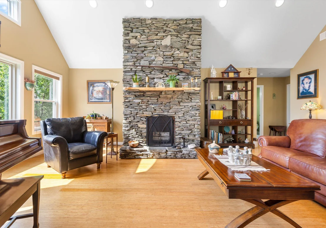 Photo of 408 Dubray