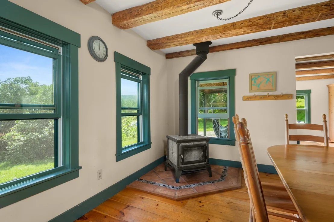 Photo of 1076 Brown Hill