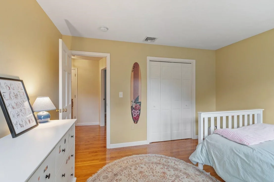Photo of 25 Alexander