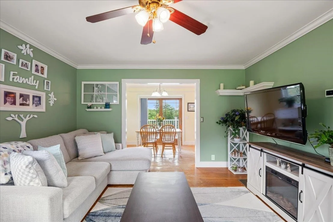 Photo of 381 Bennett