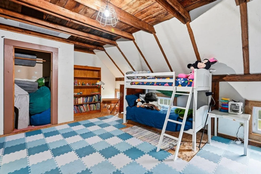 Photo of 236 Tolend