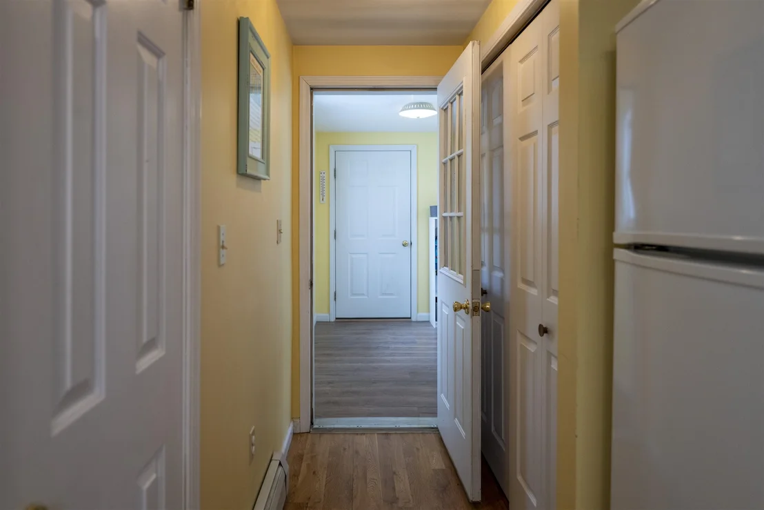 Photo of 401 Colonial
