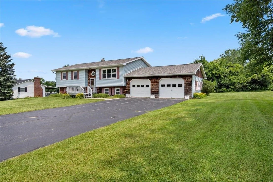 Photo of 17 Meadowbrook