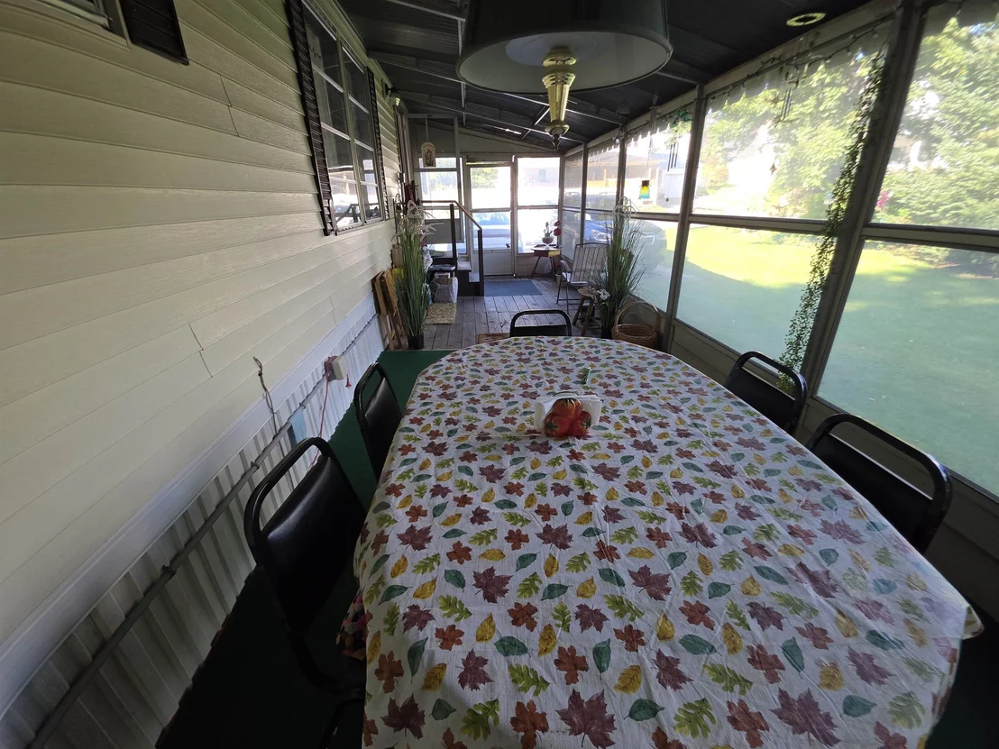 Photo of 672 Giddings
