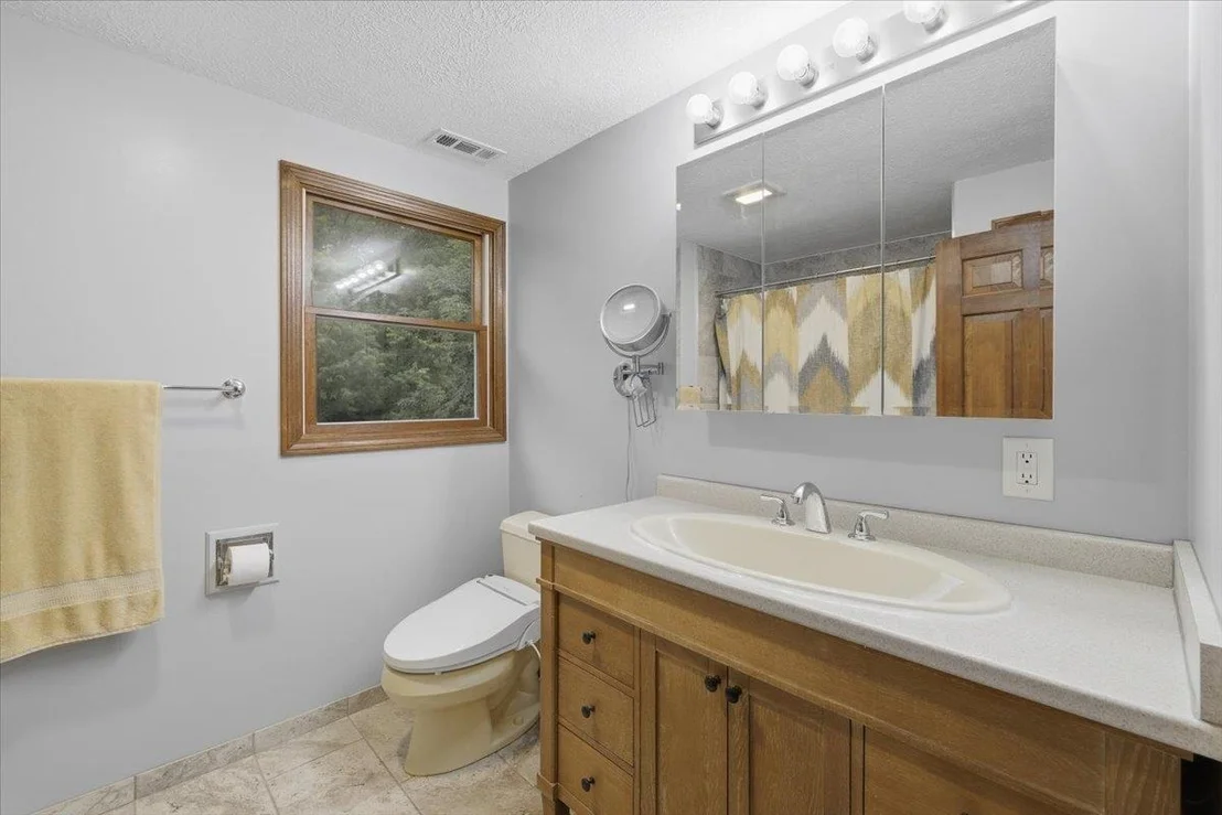 Photo of 16 Lakeview