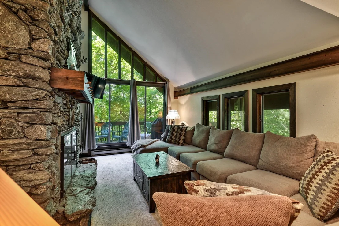 Photo of 212 Falcon Loop East