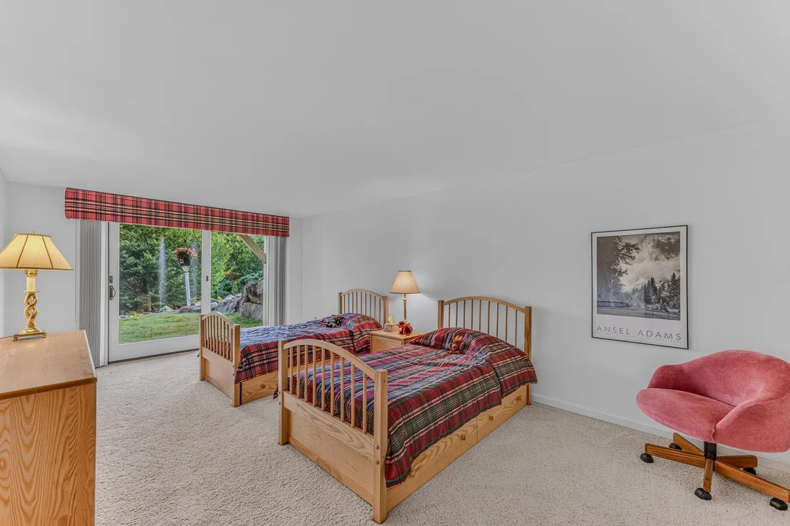 Photo of 323 Hannah