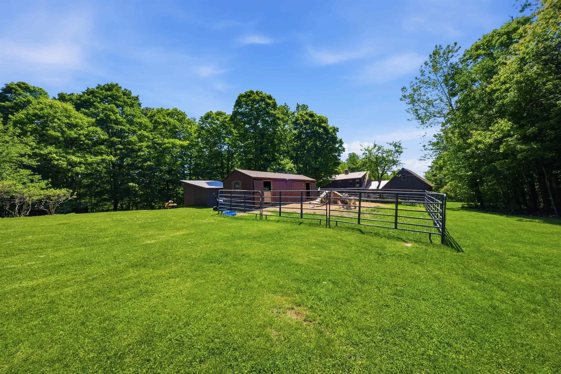 Photo of 291 Halfmoon Pond