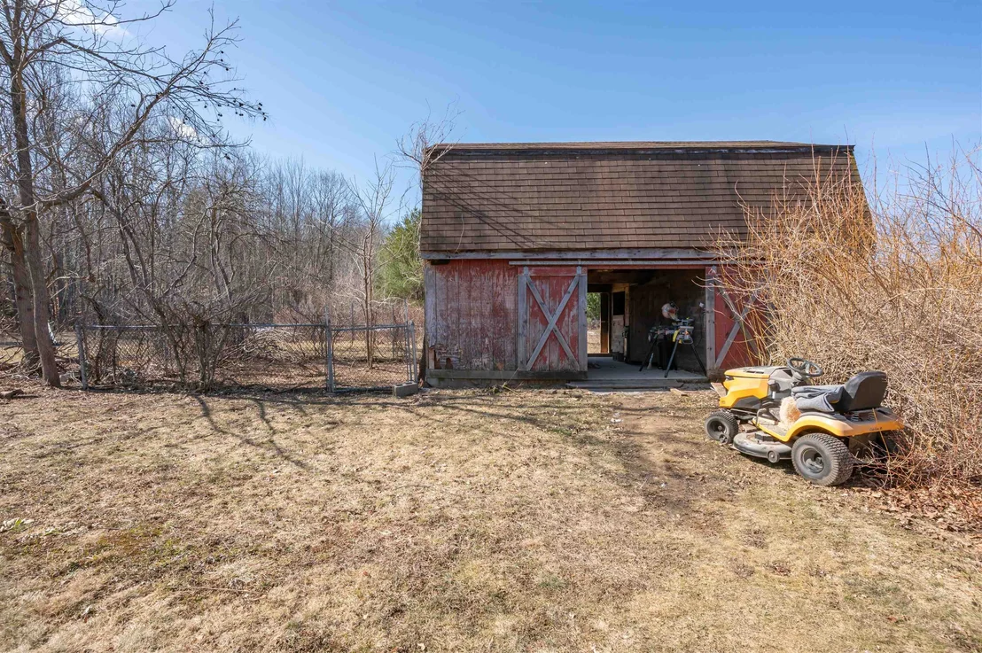 Photo of 581 S Barnstead