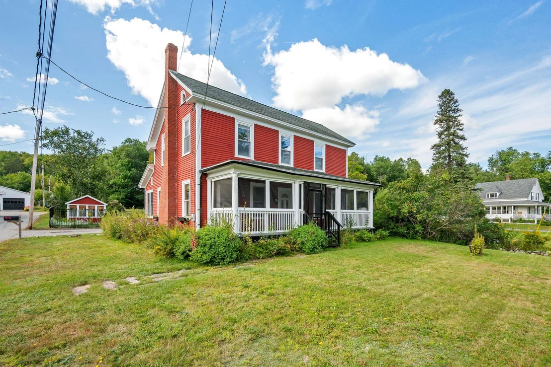 Photo of 2069 Riverside