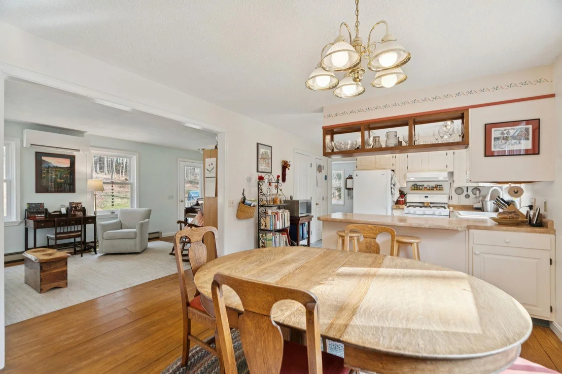 Photo of 455 Hawk Pine