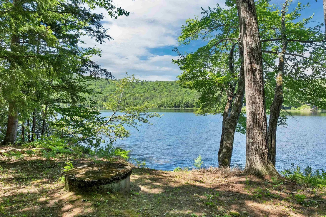Photo of 309 Stocker Pond