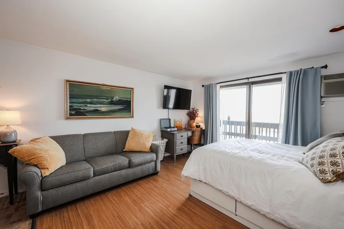 Photo of Unit 3E at 415 Ocean