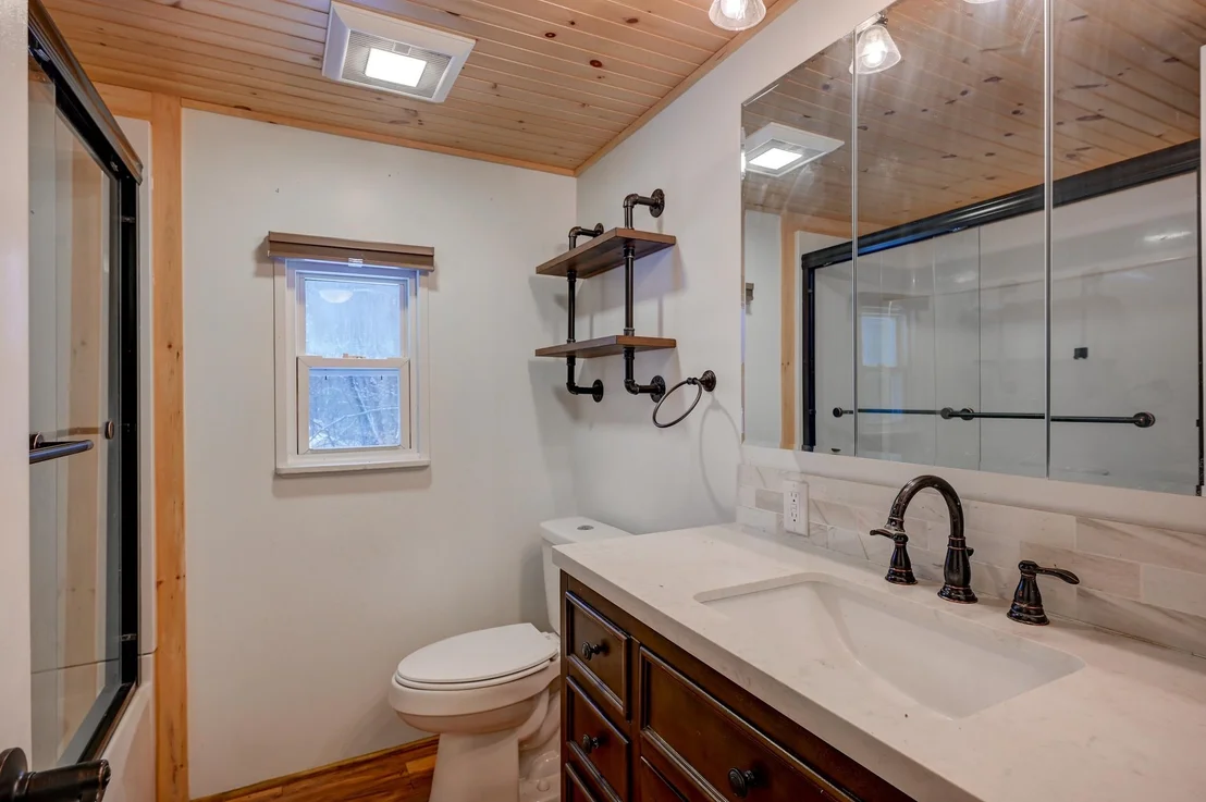 Photo of 331 Lamplighter
