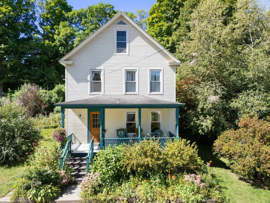 Photo of 19 Blakeslee