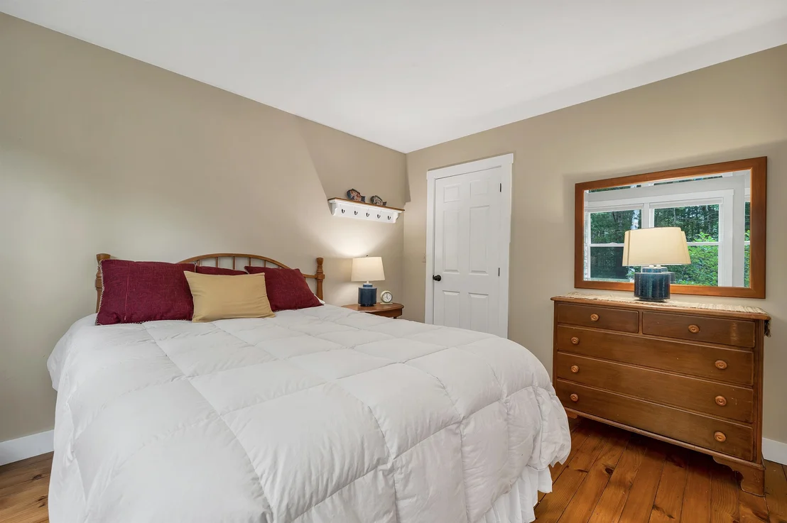 Photo of 3 Oak Knoll