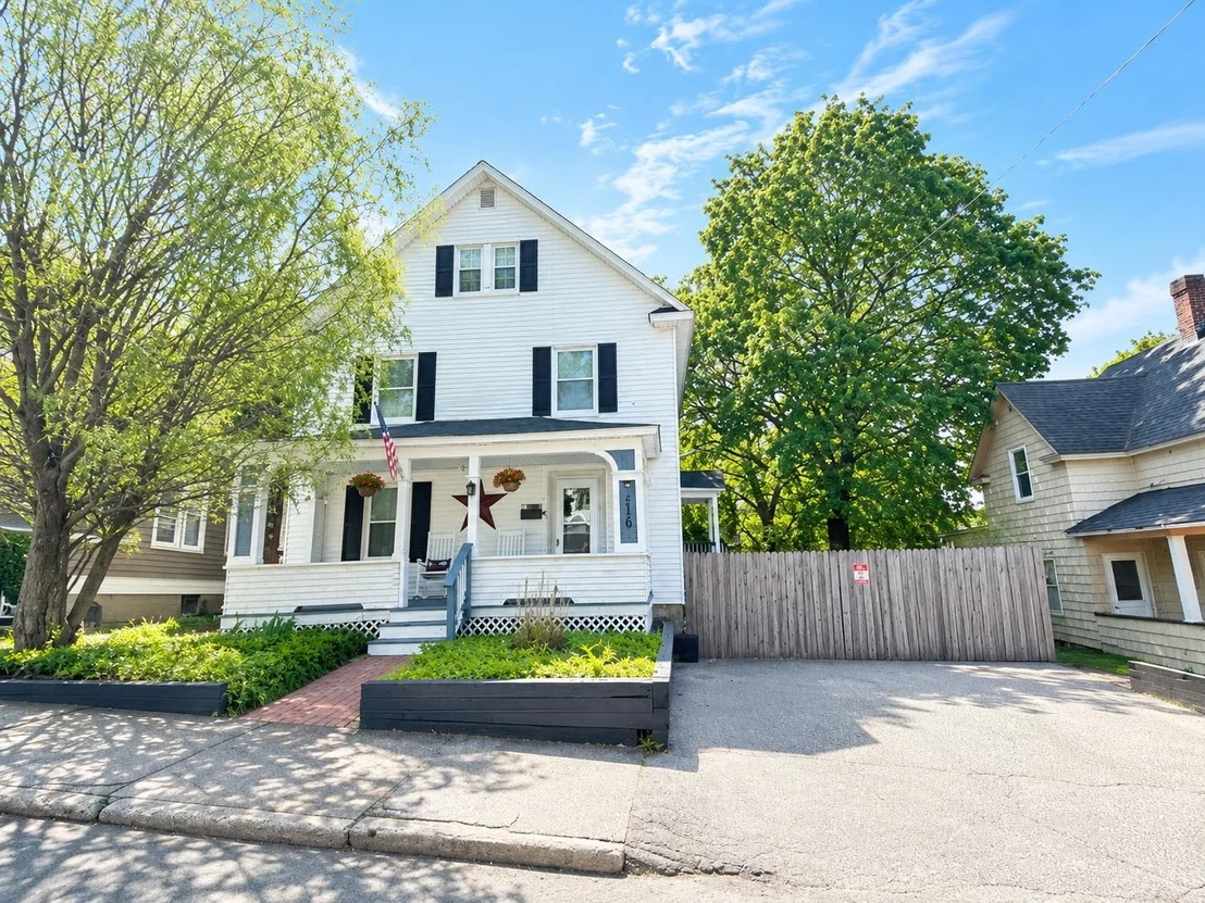 Photo of 216 Park