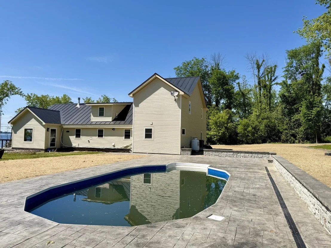 Photo of 3953 West Shore