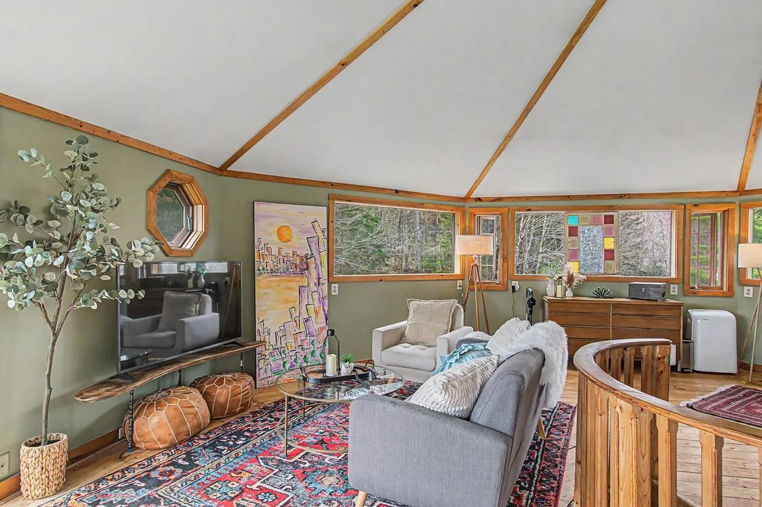 Photo of 2212 Symonds Mill