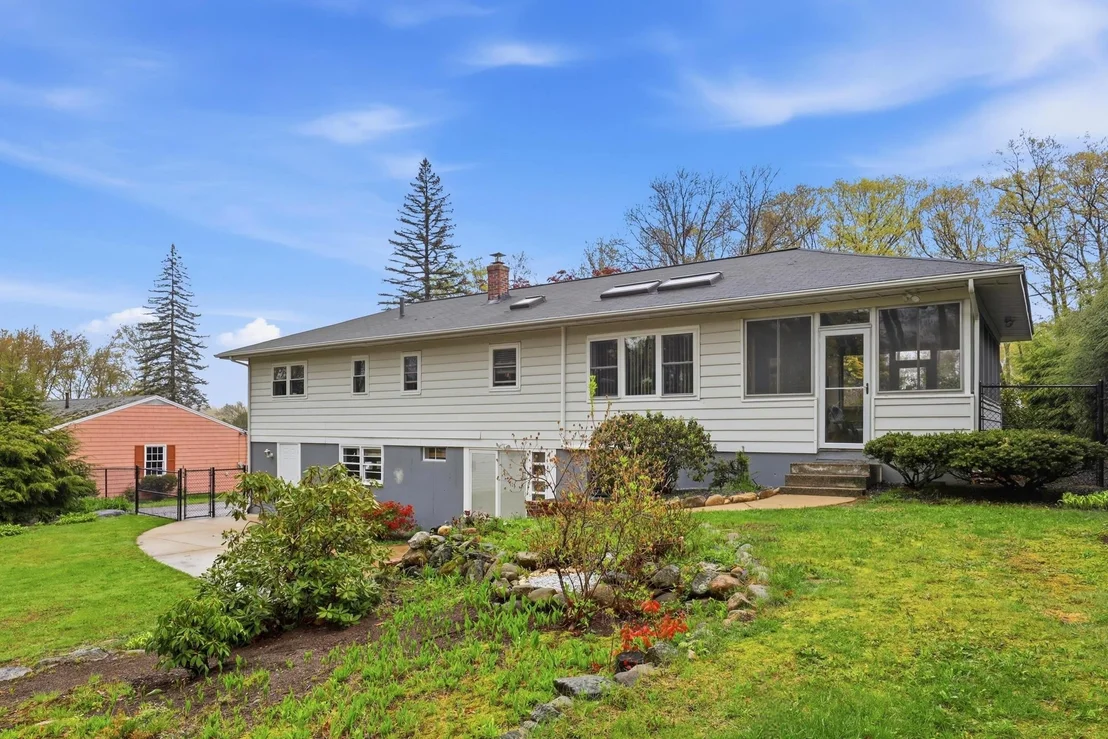Photo of 34 Beverly