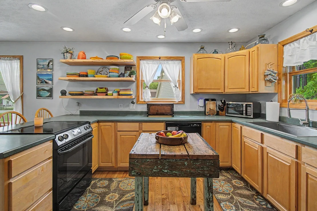 Photo of 2446 Carter Hill