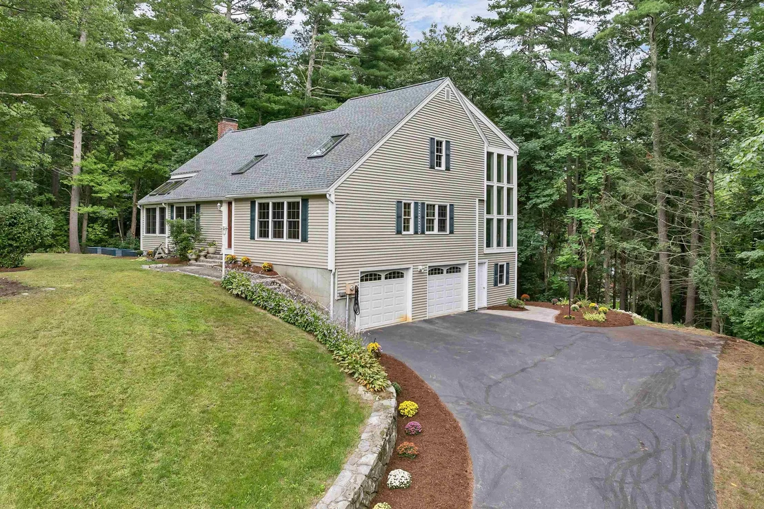 Photo of 38 Sharon