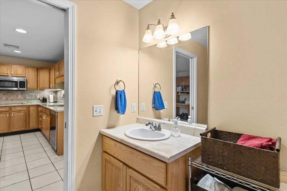 Photo of 98 Casey