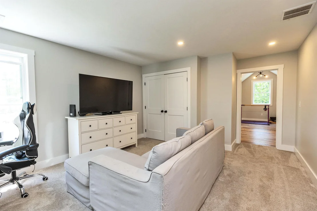 Photo of 296 Spring Hill