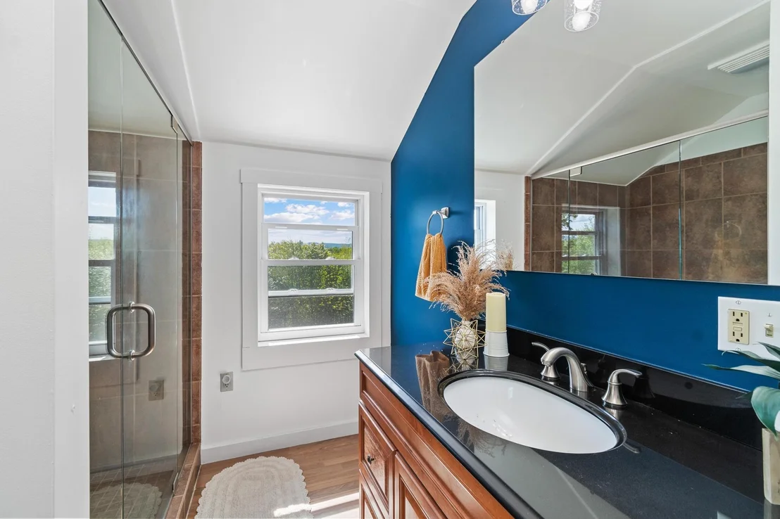 Photo of 559 Valley View