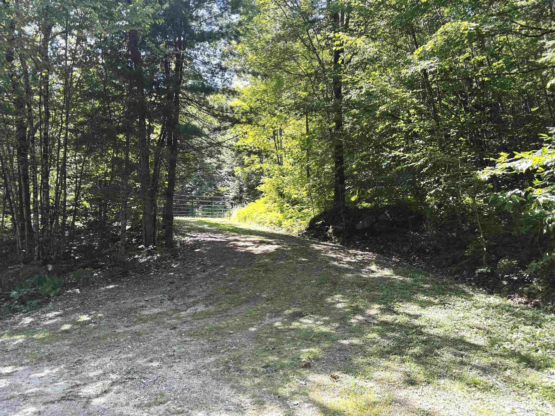 Photo of 00 Quaker Path