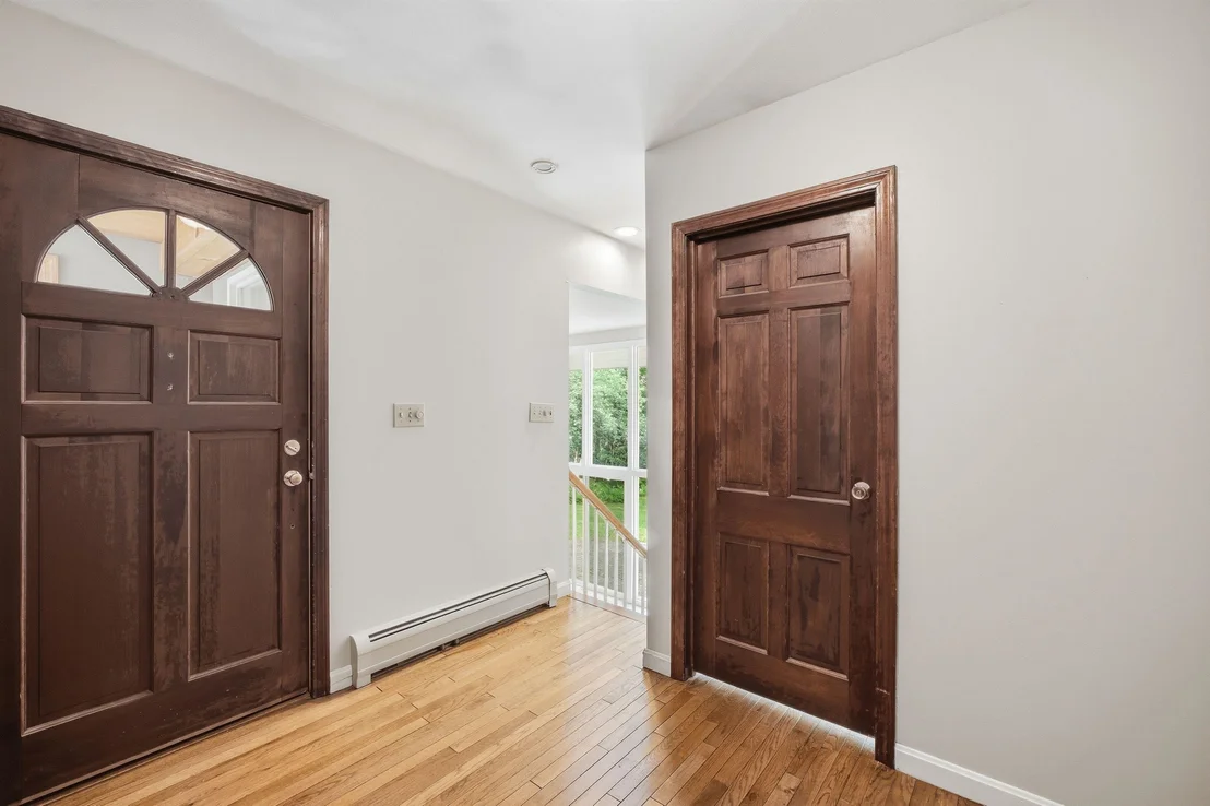 Photo of 135 Lower Straw