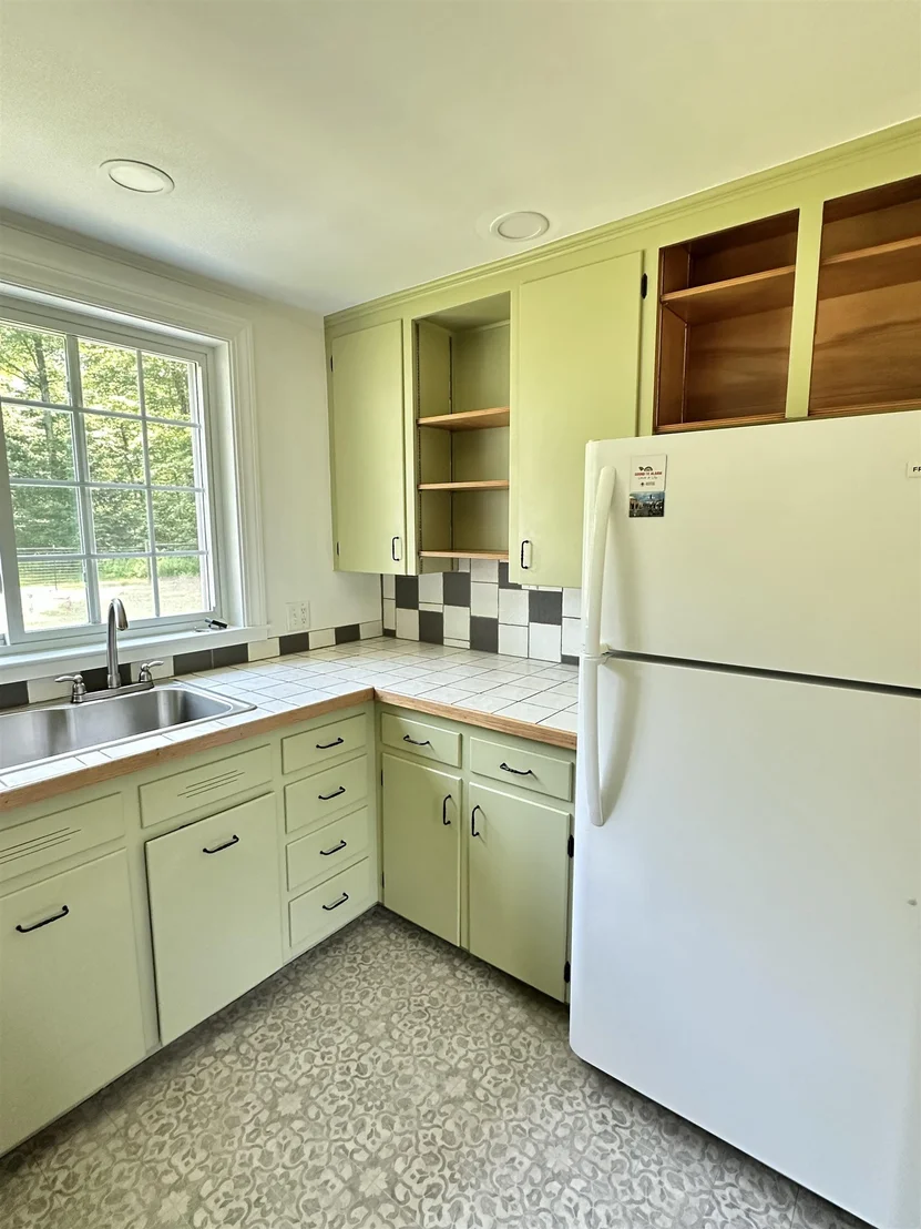 Photo of 720 Pine Banks
