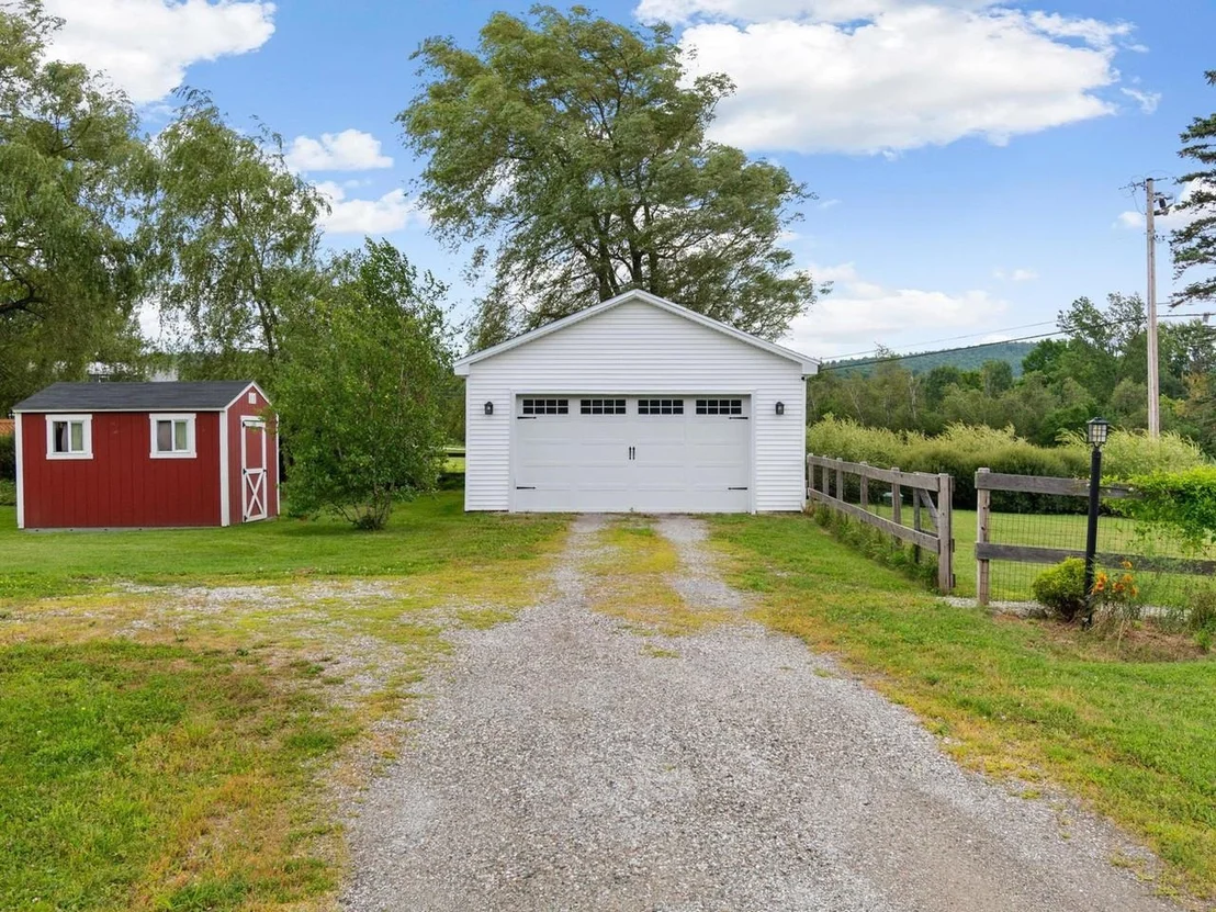 Photo of 3687 Oak Hill