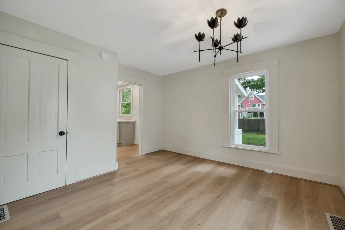 Photo of 33 Spruce