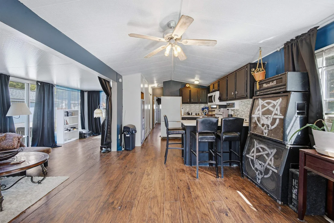 Photo of 14 Averill