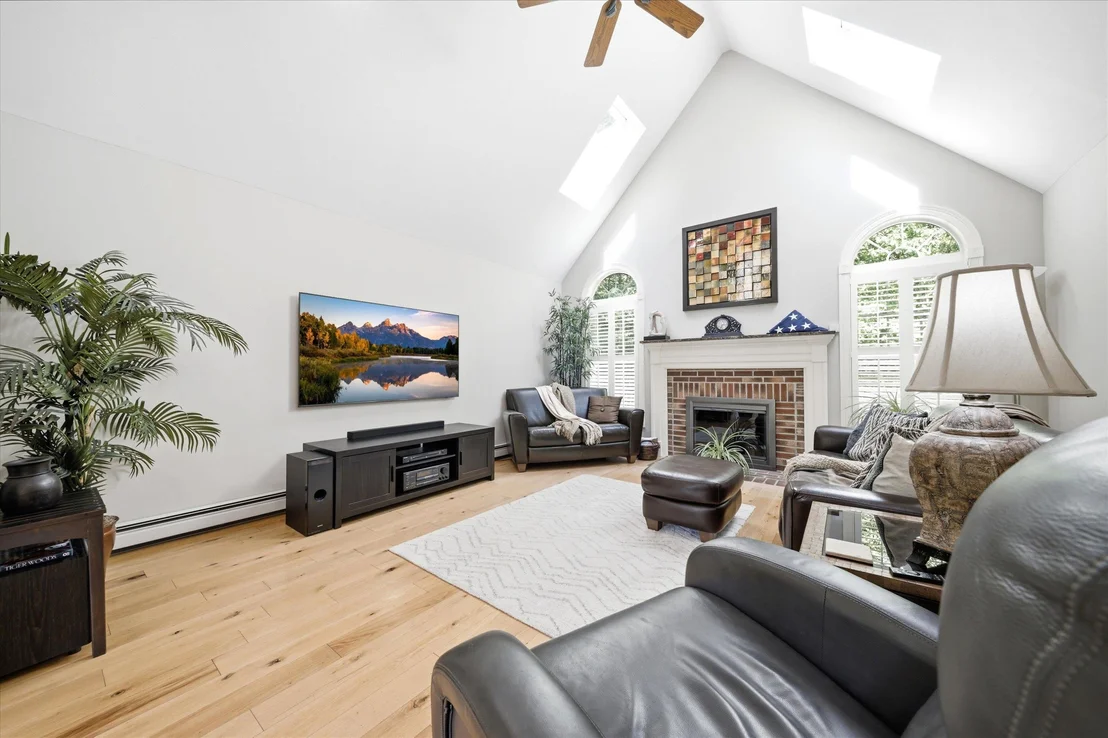 Photo of 9 Danforth