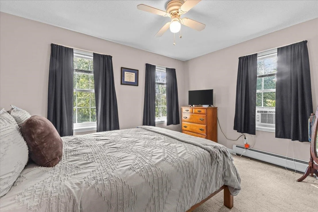 Photo of 33 Stacy