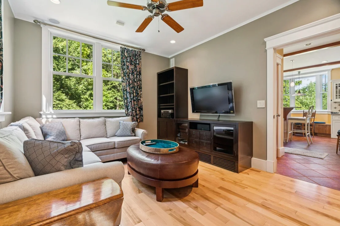 Photo of 12 Lakeview