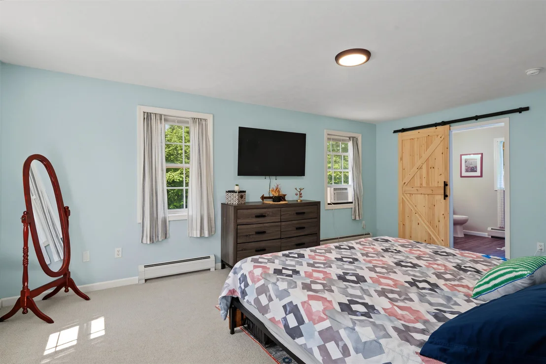 Photo of 590 Main