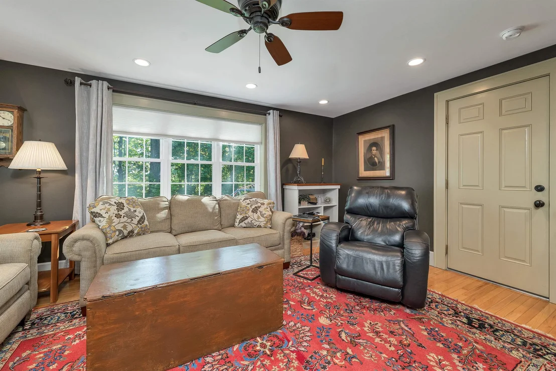Photo of 2 Glendale