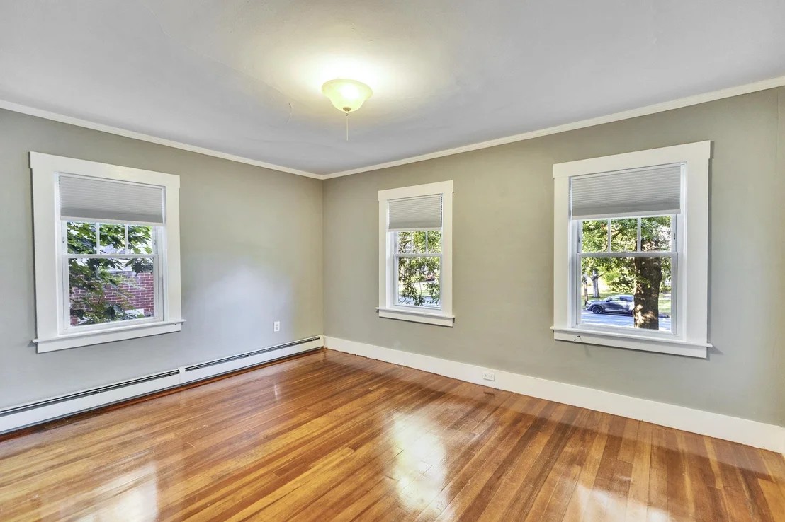 Photo of 370 Main